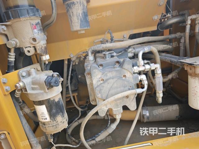 液壓泵斜45?左（大件艙室）