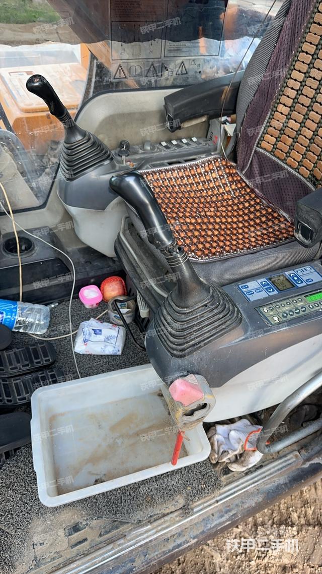 驾驶室整体（整机外观）