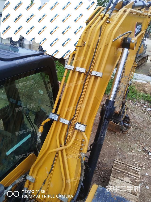 大臂背部俯視（工作和回轉(zhuǎn)裝置）