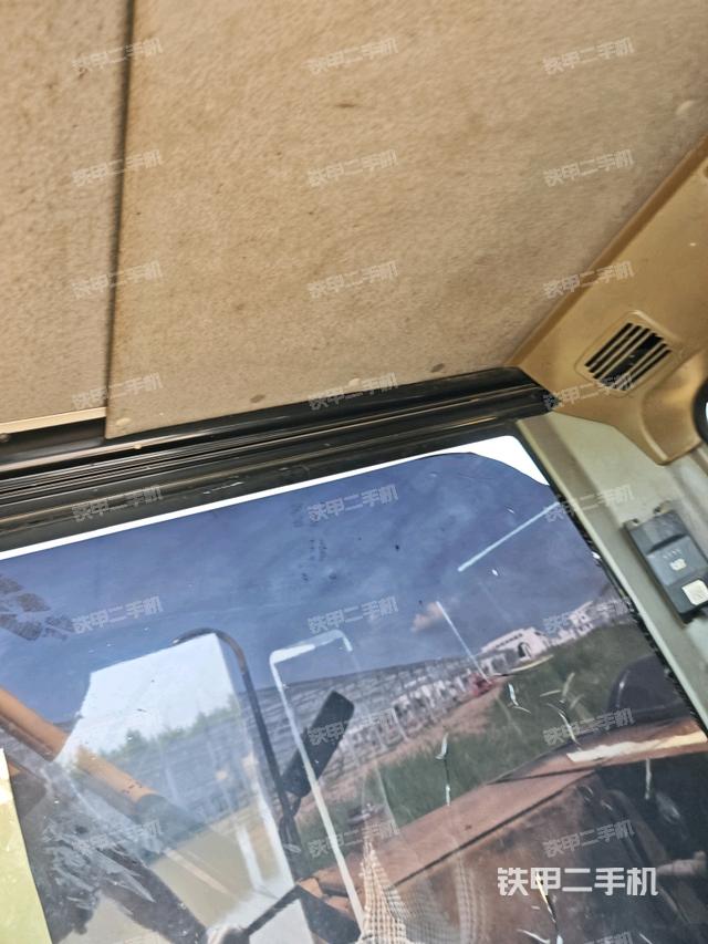 后窗玻璃角標（駕駛室部分）