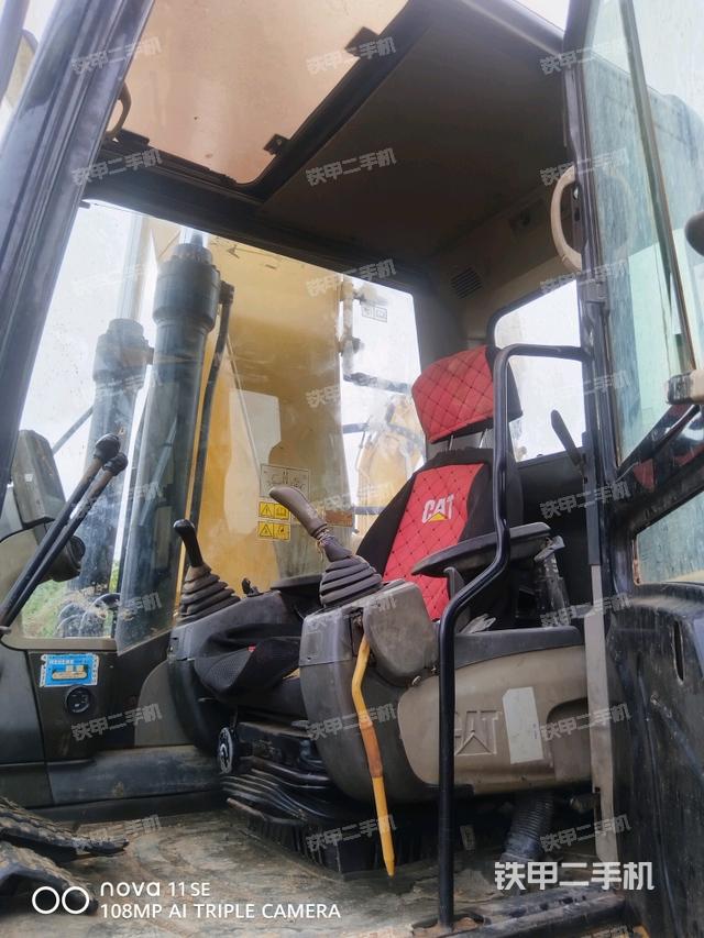 駕駛室整體（整機(jī)外觀）