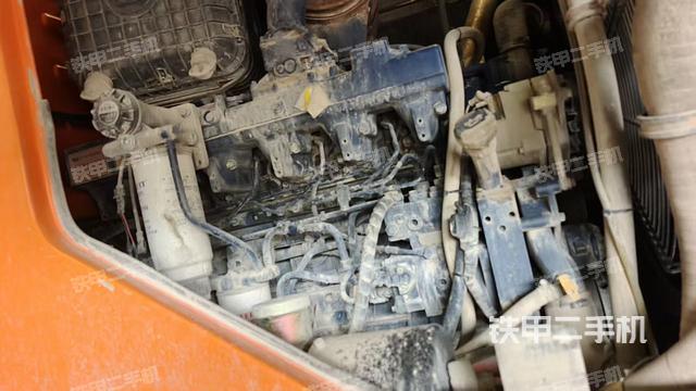 發(fā)動(dòng)機(jī)左側(cè)（整機(jī)外觀及大件）