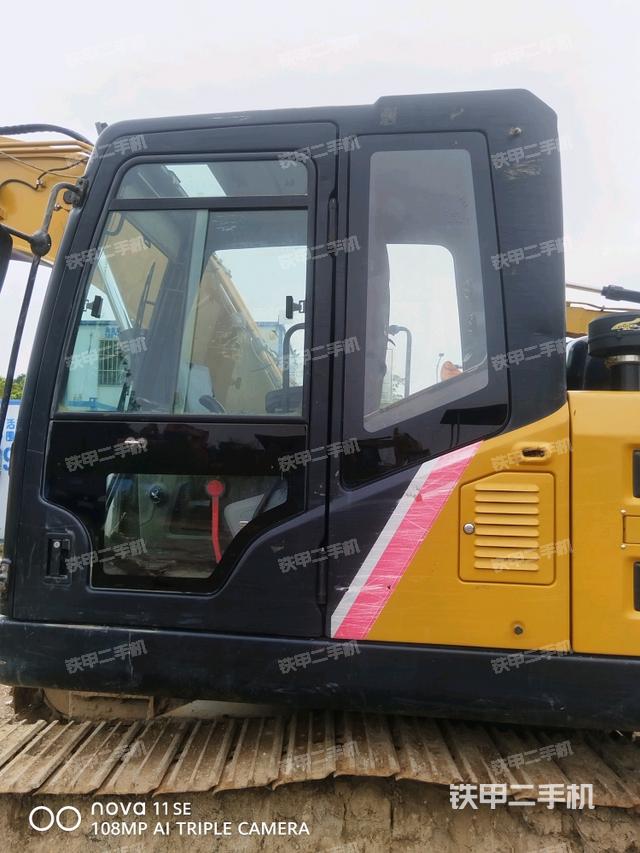 駕駛室正側(cè)（駕駛室部分）