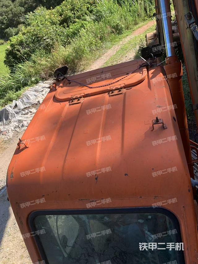 駕駛室頂部（整機(jī)外觀）