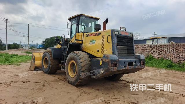 駕駛室操作臺（整機(jī)外觀及大件）