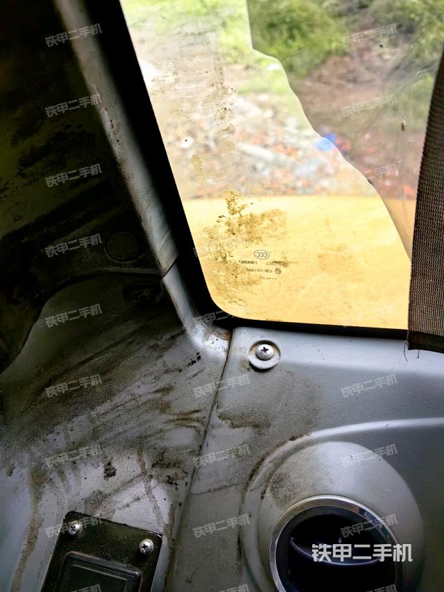 后窗玻璃角標(biāo)（駕駛室部分）