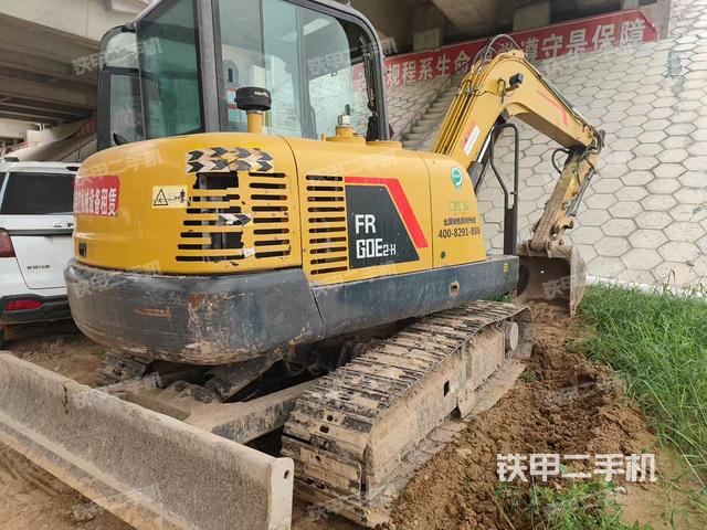 駕駛室整體（整機(jī)外觀）