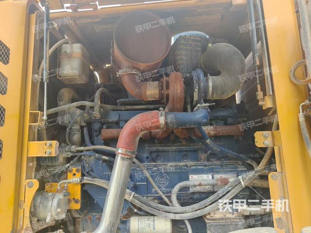 發(fā)動(dòng)機(jī)右側(cè)（整機(jī)外觀及大件）