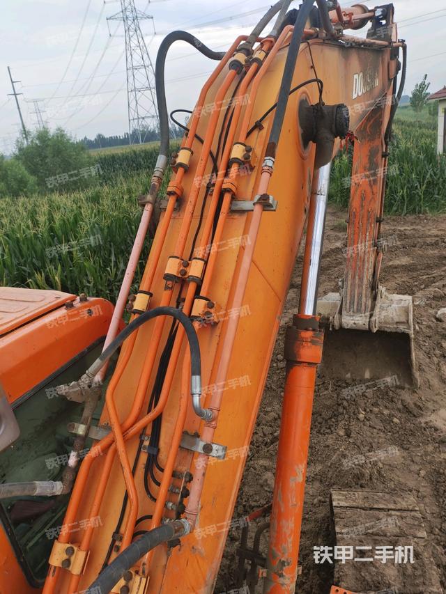 大臂背部俯視（工作和回轉(zhuǎn)裝置）