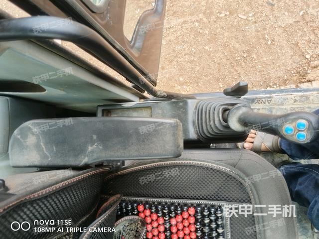 座椅左側(cè)控制臺/音響/含左手柄（駕駛室部分）