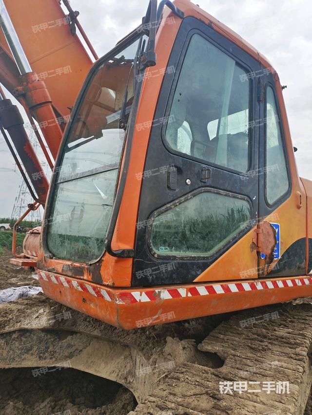 駕駛室左前45度（駕駛室部分）