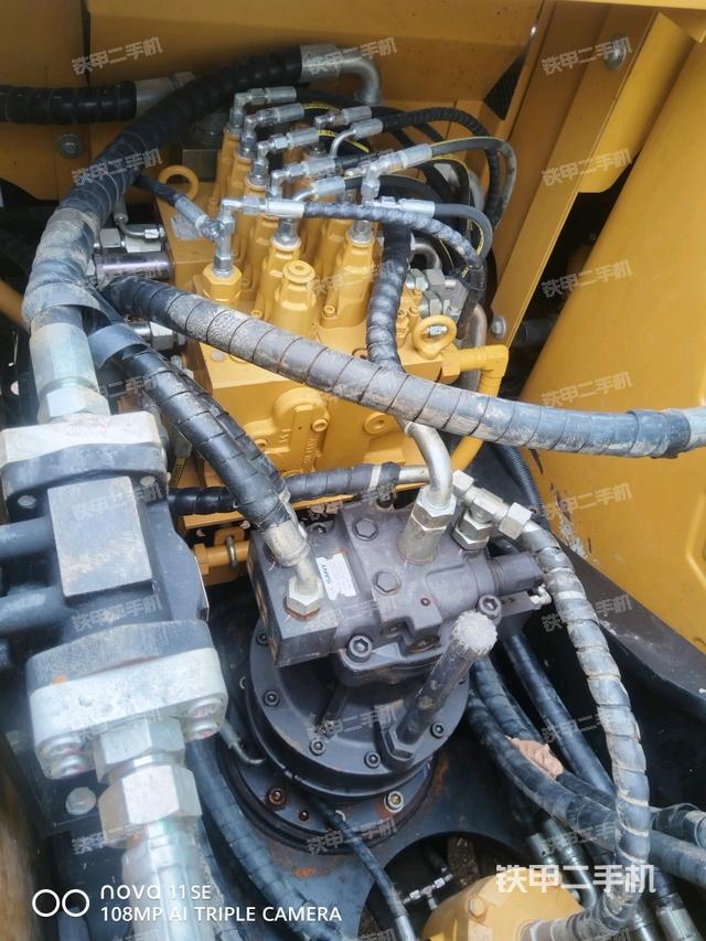 中央回轉(zhuǎn)接頭特寫（上車部件）