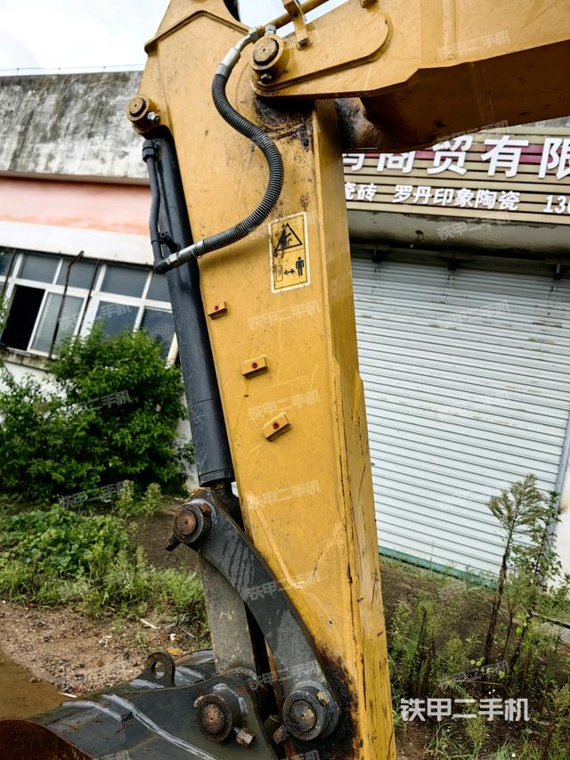 小臂整體左后(工作和回轉(zhuǎn)裝置) 小臂整體左后(工作和回轉(zhuǎn)裝置)