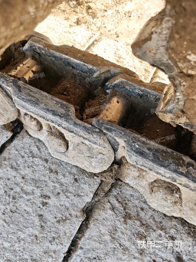 右側(cè)行走馬達蓋板（行走機構(gòu)）