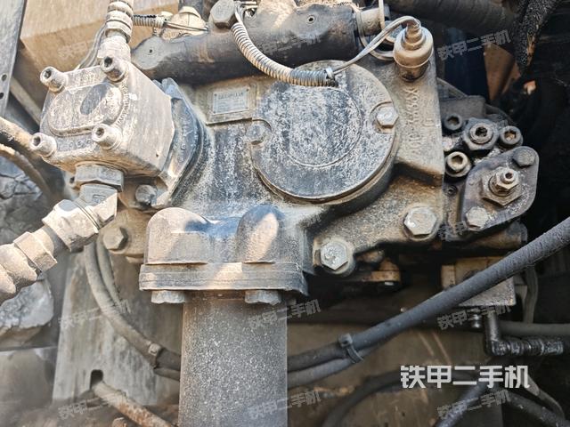 液壓泵斜45?右（大件艙室）