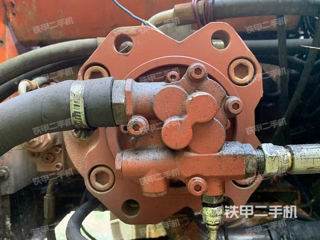 液壓泵艙室正面整體（整機(jī)外觀）