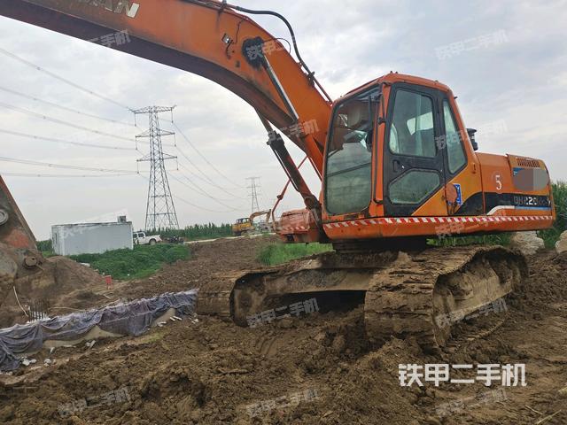 斗山DH220LC-7挖掘机