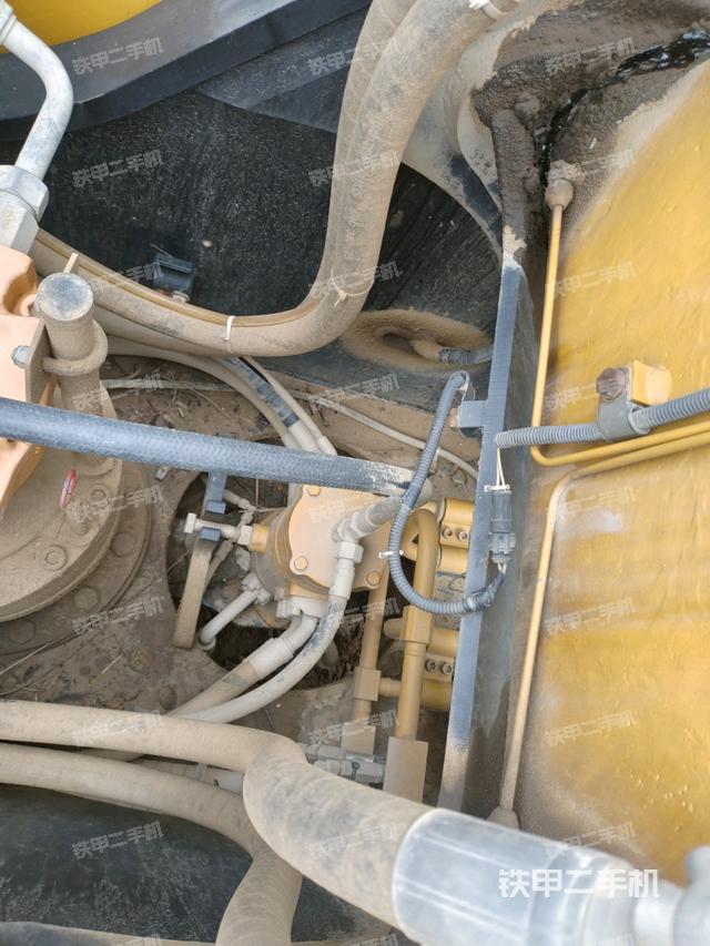 中央回轉(zhuǎn)接頭特寫（上車部件）