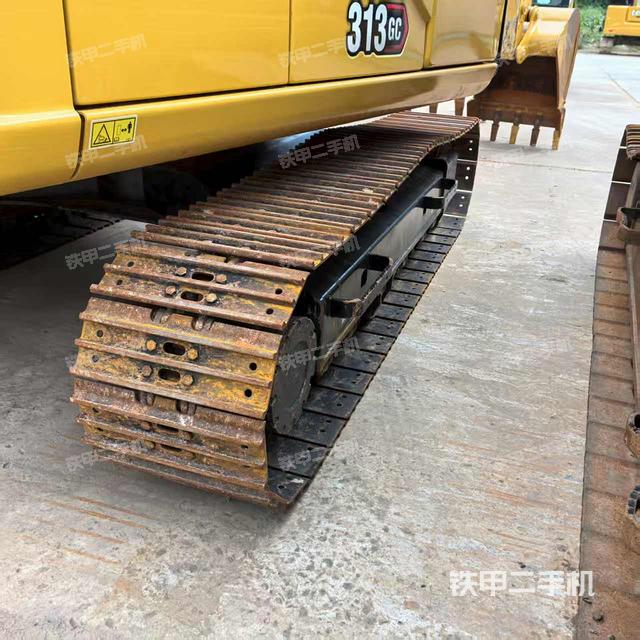 单侧履带整体(整机外观) 单侧履带整体(整机外观)