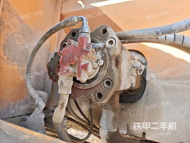 液壓泵斜45?左（大件艙室）