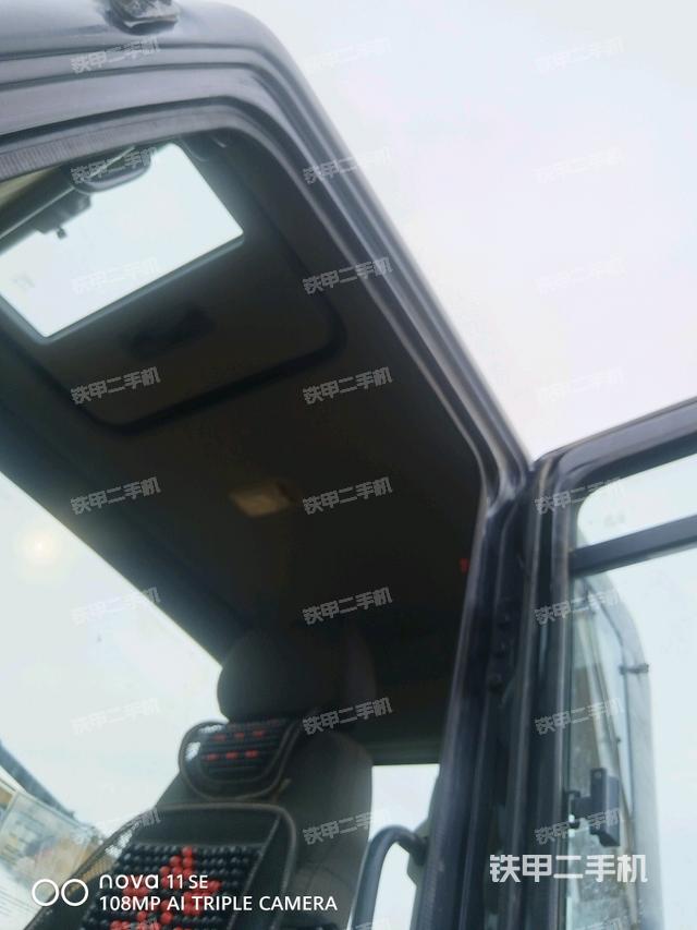 左后方玻璃角標(biāo)（駕駛室部分）