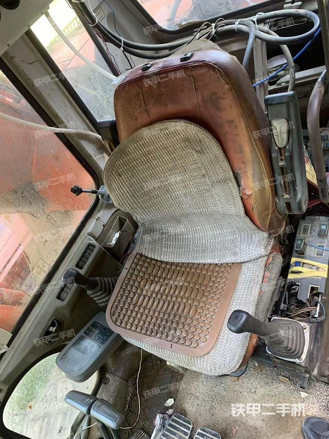 駕駛室整體（整機(jī)外觀）