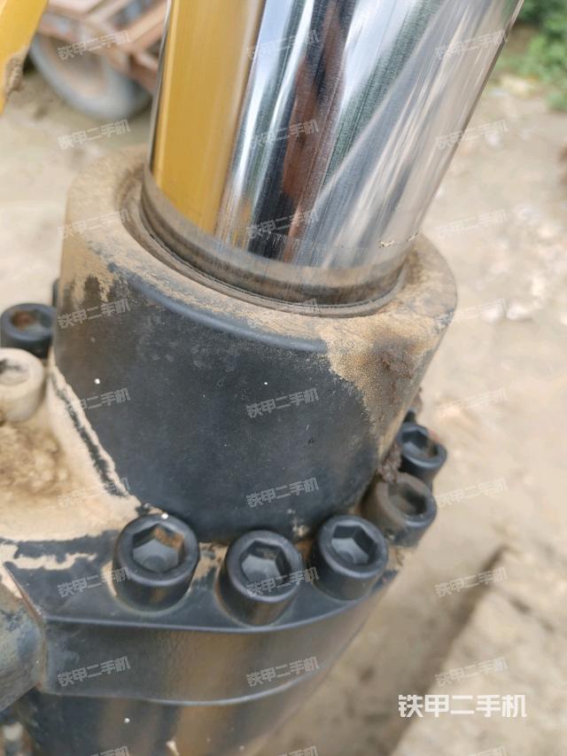 大臂油缸整體?豎拍（工作和回轉(zhuǎn)裝置）