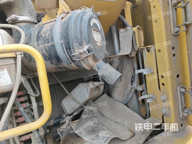 散熱器正面(大件艙室) 散熱器正面(大件艙室)