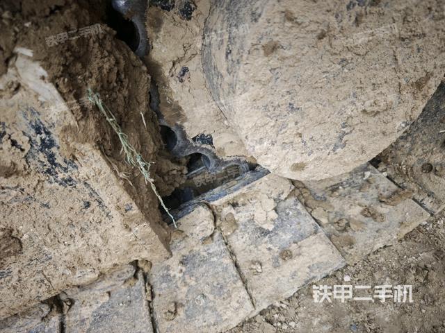 左驅(qū)動(dòng)輪（行走機(jī)構(gòu)）