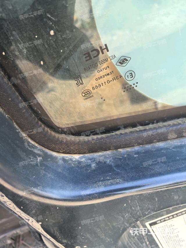 后窗玻璃角標（駕駛室部分）