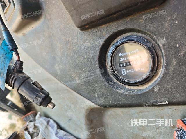 座椅右側(cè)控制臺/鑰匙門/油門/含右手柄（駕駛室部分）