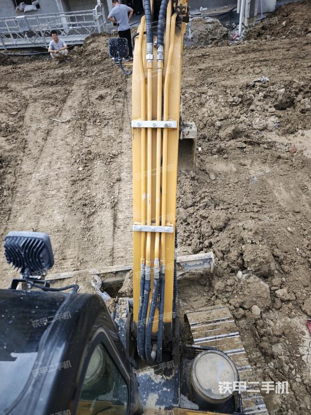 大臂背部俯視（工作和回轉(zhuǎn)裝置）