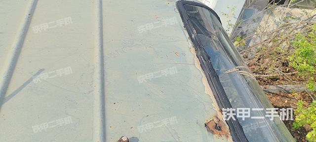 驾驶室顶部（整机外观）