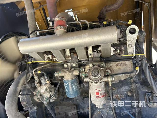 发动机左侧（整机外观及大件）