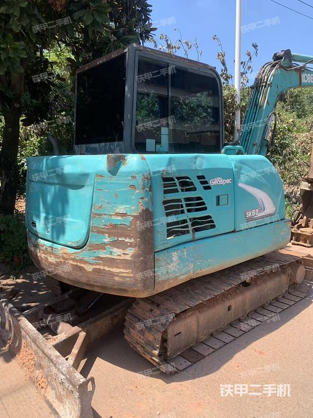 整機(jī)右后45°(整機(jī)外觀) 整機(jī)右后45°(整機(jī)外觀)