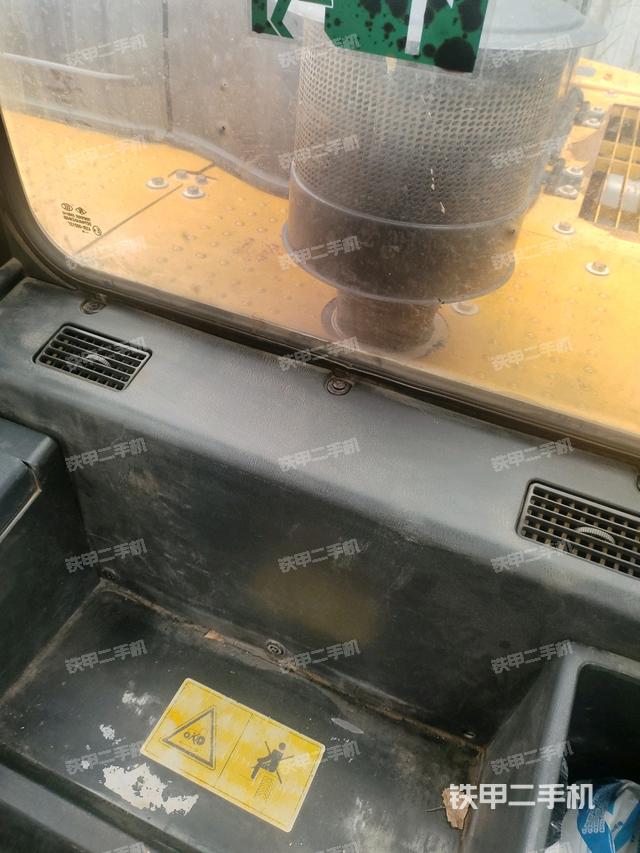 后窗玻璃角標(biāo)(駕駛室部分) 后窗玻璃角標(biāo)(駕駛室部分)