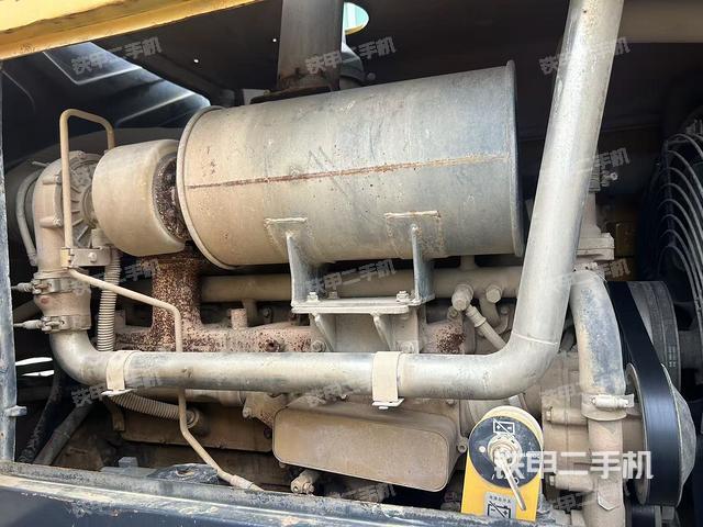 发动机右侧（整机外观及大件）