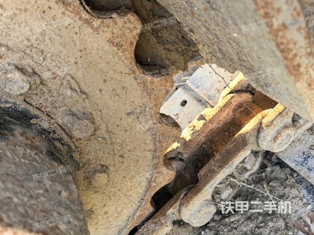 左側(cè)行走馬達(dá)蓋板（行走機(jī)構(gòu)）