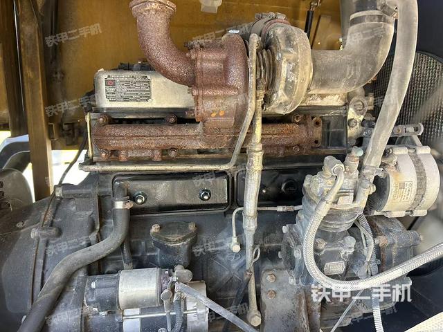 发动机右侧（整机外观及大件）