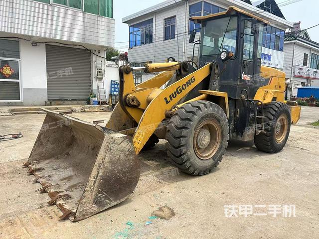 柳工CLG833装载机