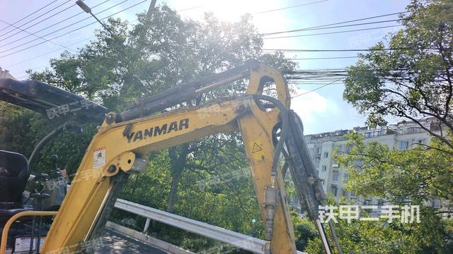 大臂整体 右侧(工作和回转装置) 大臂整体 右侧(工作和回转装置)