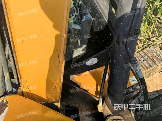 大臂根部?斜（工作和回轉(zhuǎn)裝置）