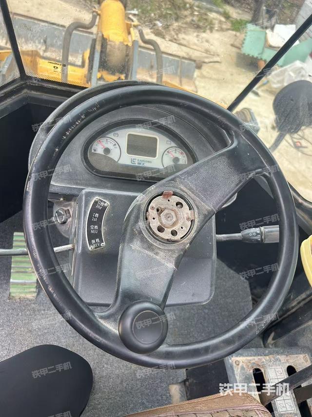 驾驶室操作台（整机外观及大件）