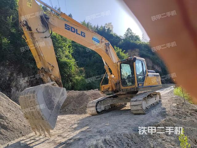 山東臨工E6250F挖掘機(jī)