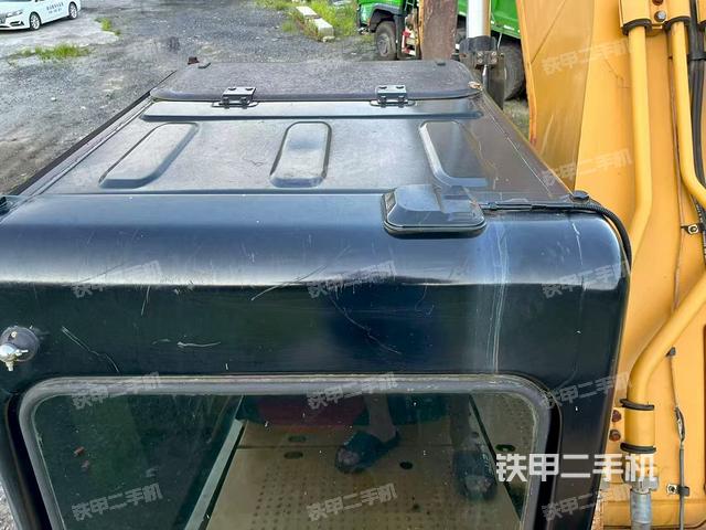 驾驶室顶部（整机外观）