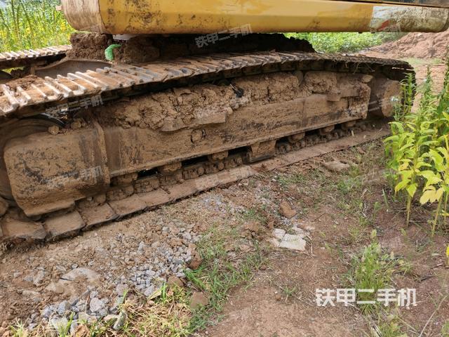 單側(cè)履帶整體(整機(jī)外觀) 單側(cè)履帶整體(整機(jī)外觀)