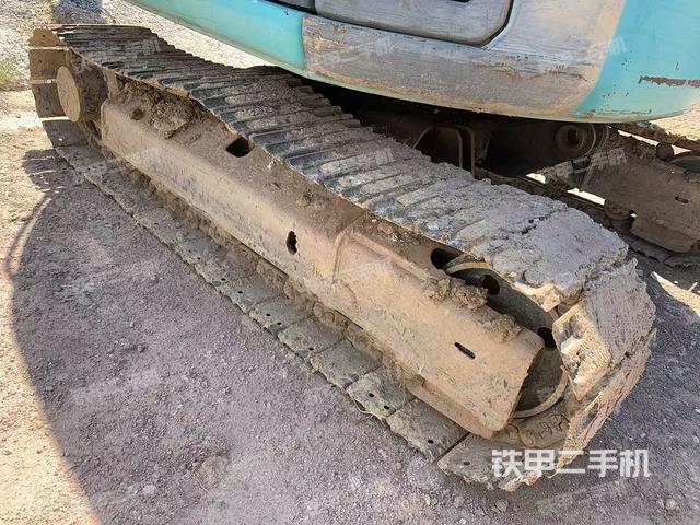 单侧履带整体(整机外观) 单侧履带整体(整机外观)