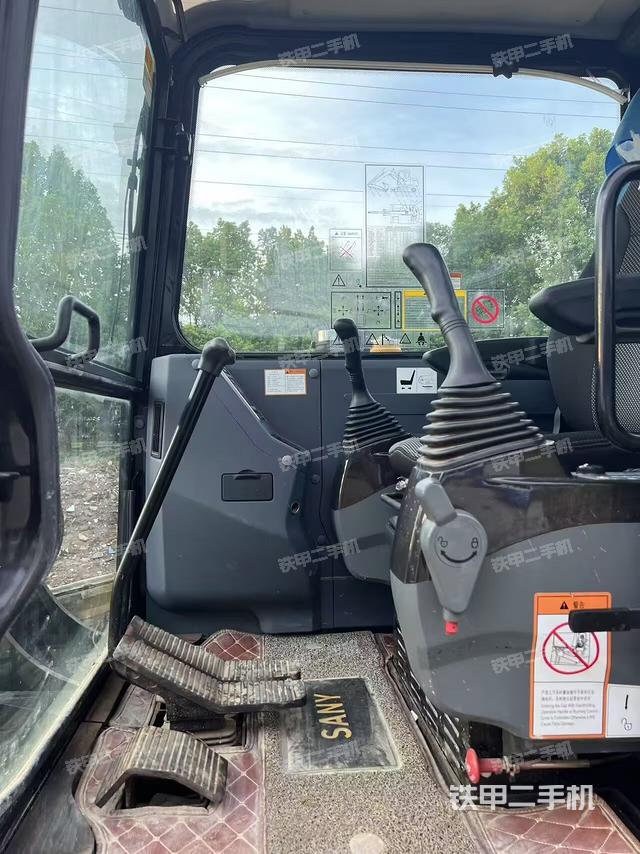 驾驶室整体（整机外观）