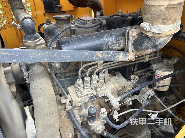 发动机左侧（整机外观及大件）