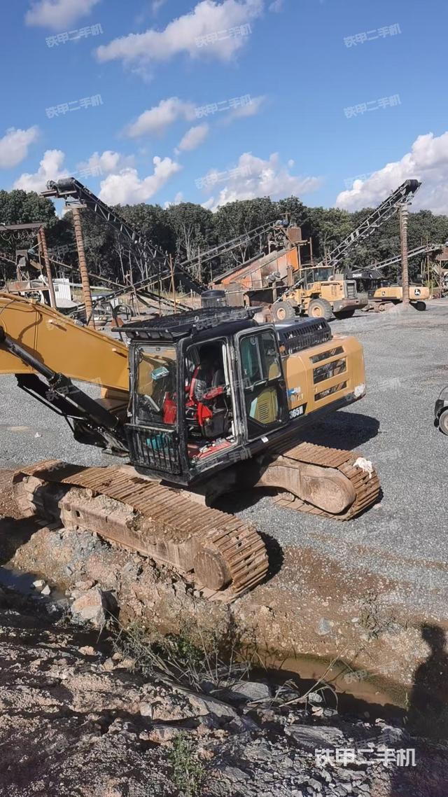 驾驶室顶部（整机外观）